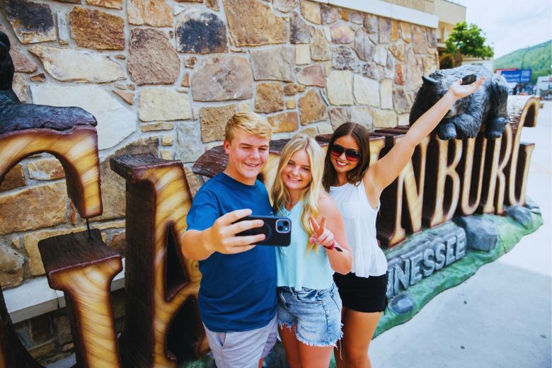 8 Cool Places to Take a Selfie in Gatlinburg